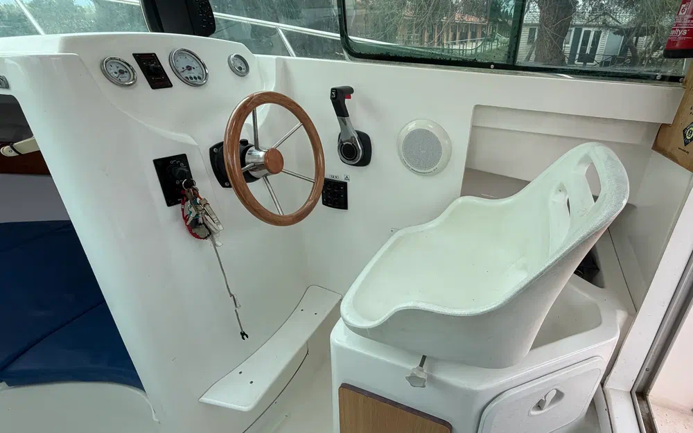 slider 20 Beneteau Antares 650 HB
