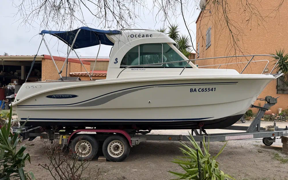 slider 3 Beneteau Antares 650 HB