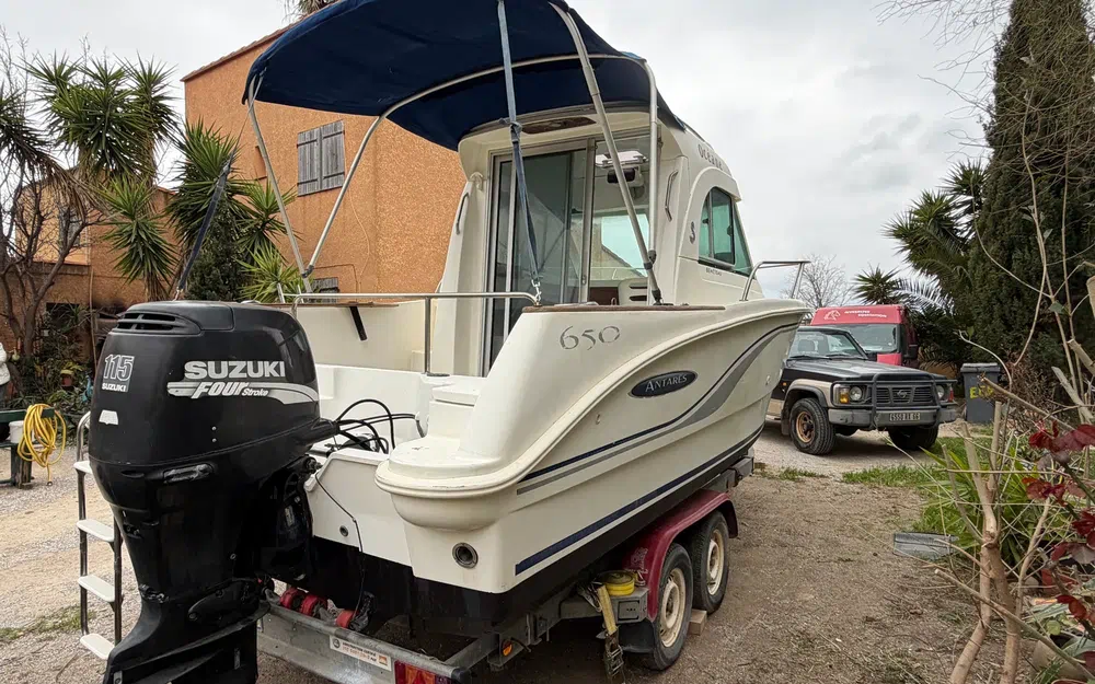 slider 4 Beneteau Antares 650 HB