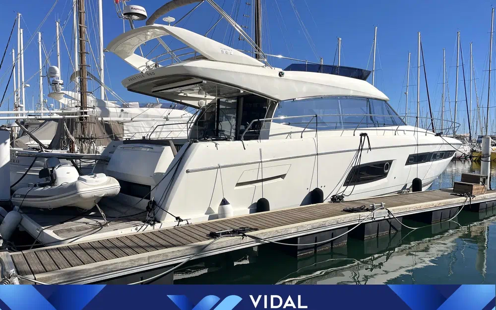 Prestige Yachts 560 S