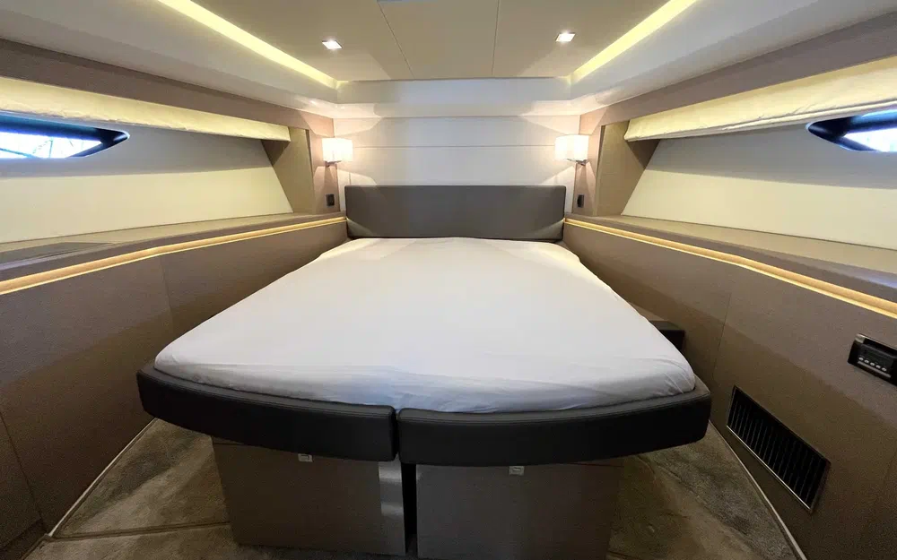 slider 9 Prestige Yachts 560 S