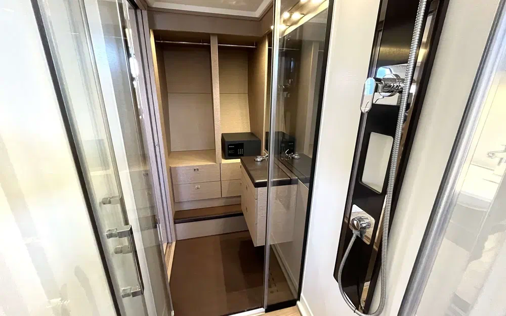 slider 14 Prestige Yachts 560 S