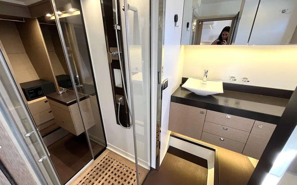 slider 17 Prestige Yachts 560 S