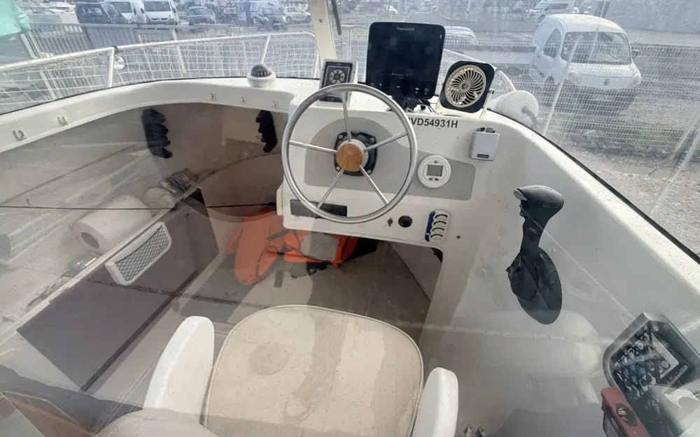slider 10 Quicksilver 500 Pilothouse