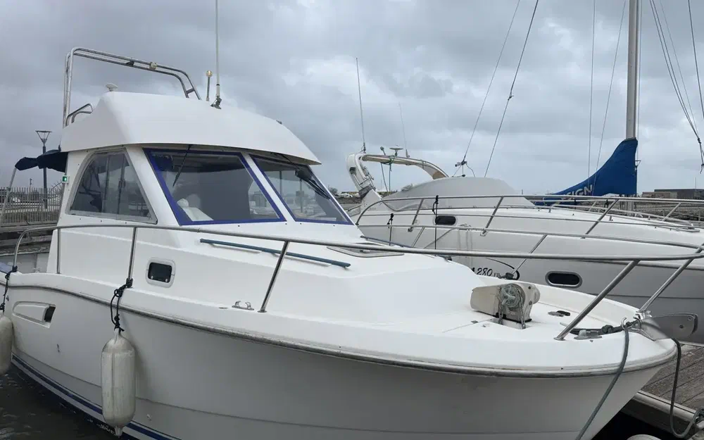 slider 0 Beneteau Antares Serie 8