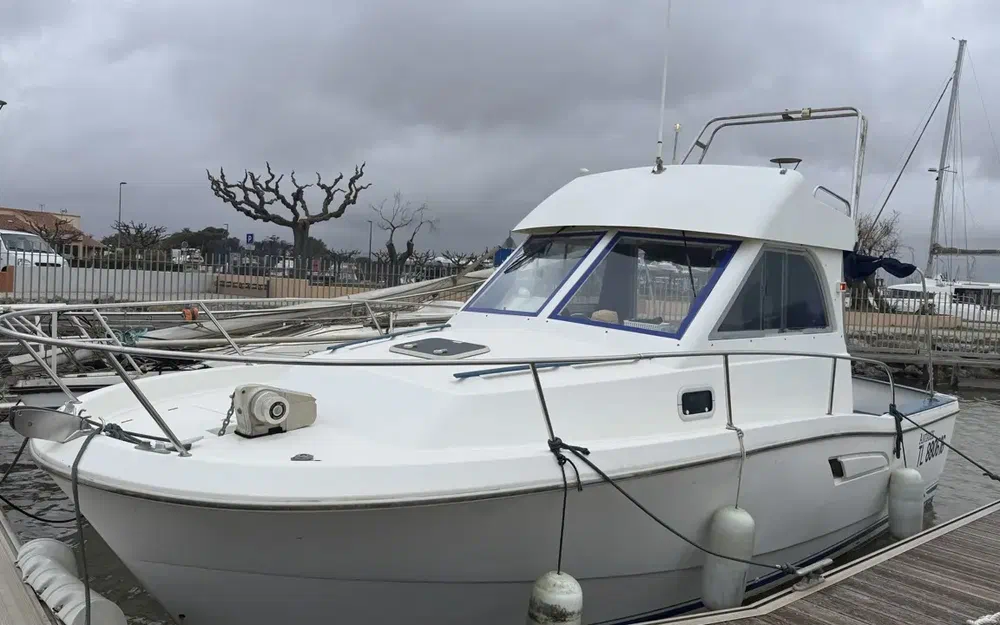 slider 1 Beneteau Antares Serie 8