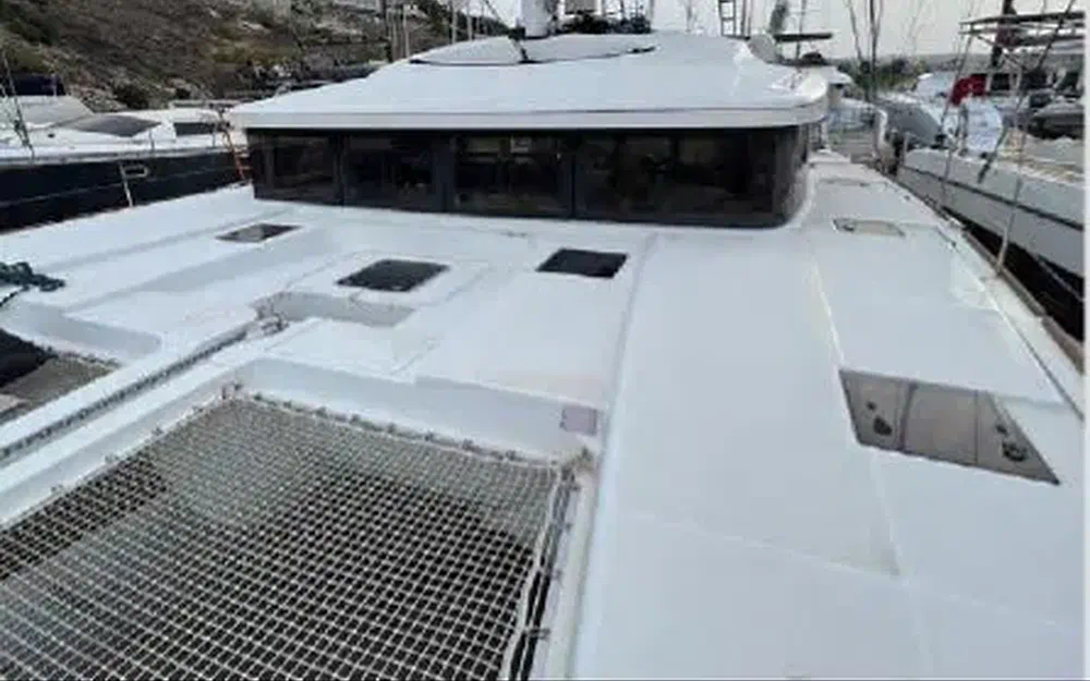 slider 14 Lagoon 52 F