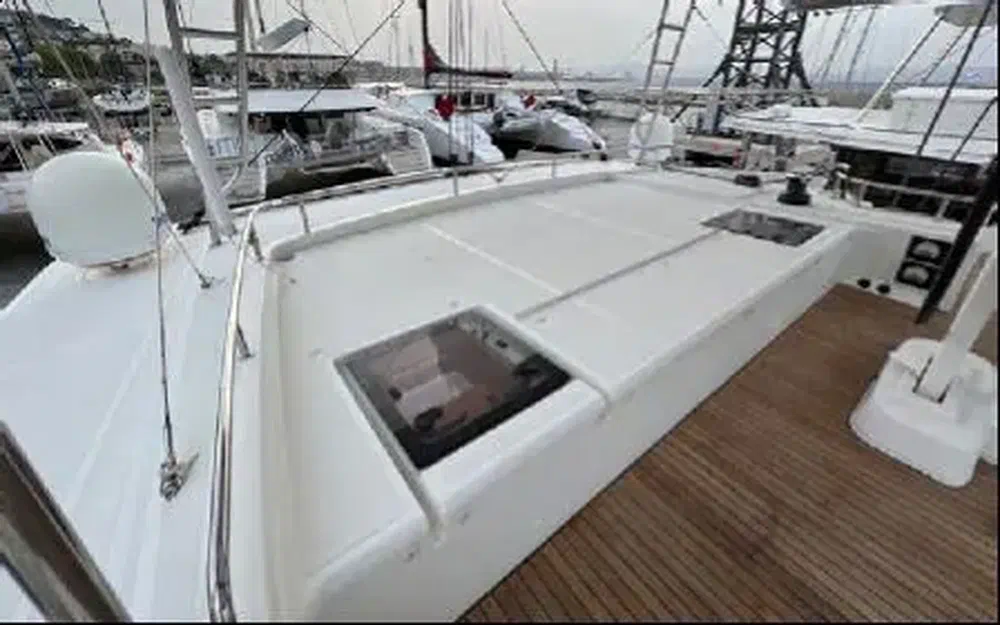 slider 21 Lagoon 52 F