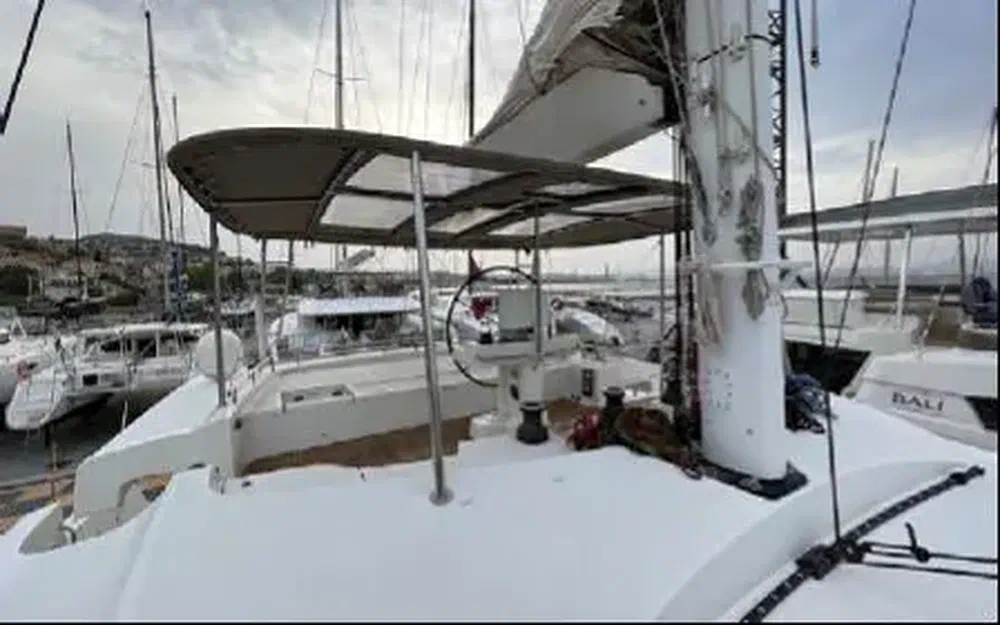 slider 22 Lagoon 52 F