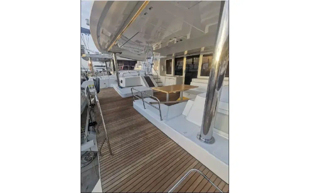 slider 27 Lagoon 52 F