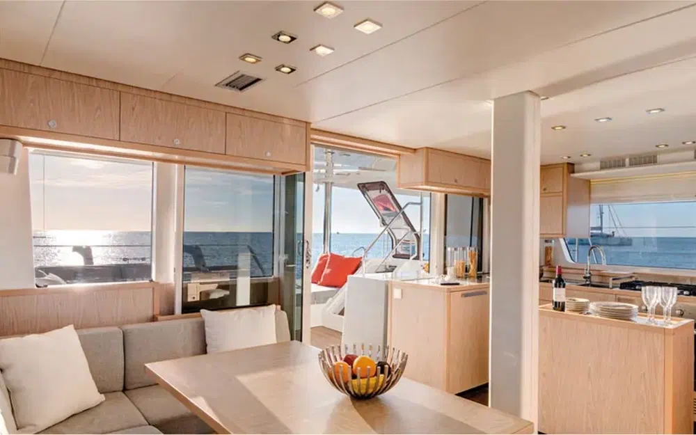 slider 28 Lagoon 52 F