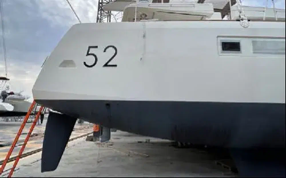 slider 3 Lagoon 52 F