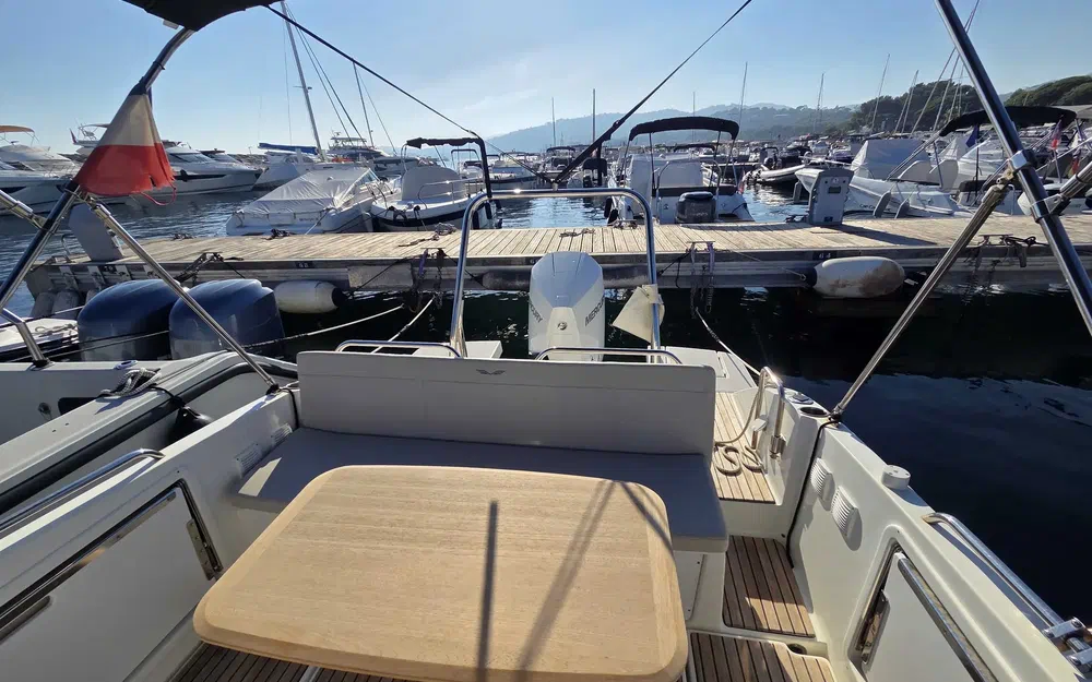 slider 11 Beneteau Flyer 8 SPACEdeck