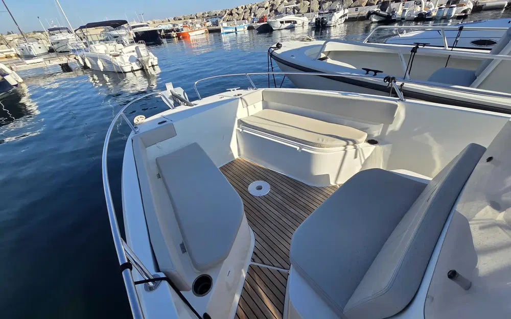 slider 7 Beneteau Flyer 8 SPACEdeck