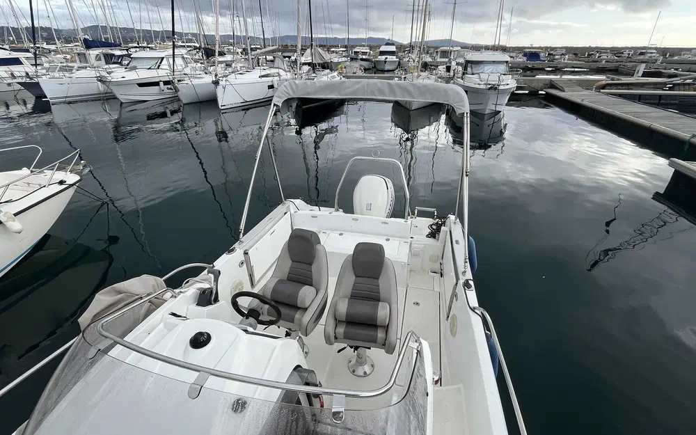 slider 1 Jeanneau Cap Camarat 7.5 WA Serie 2