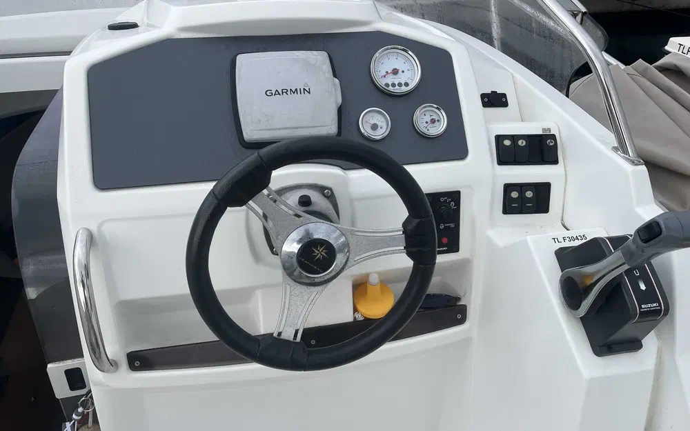 slider 4 Jeanneau Cap Camarat 7.5 WA Serie 2