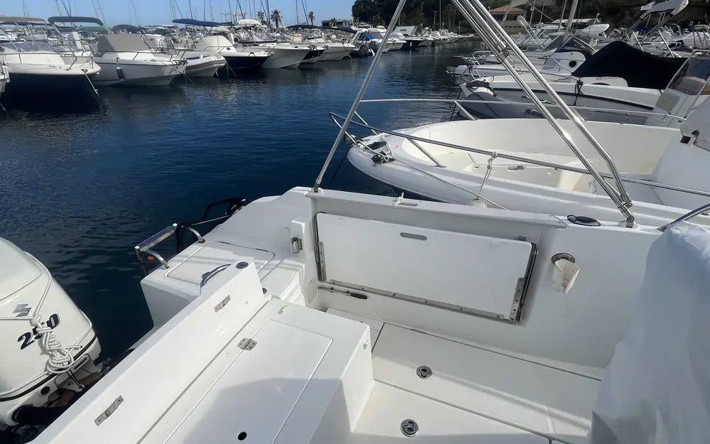 slider 6 Jeanneau Cap Camarat 7.5 WA Serie 2