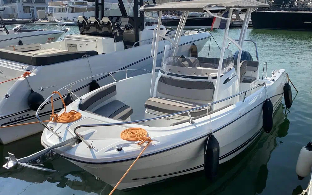 slider 0 Jeanneau Cap Camarat 6.5 CC Serie 3