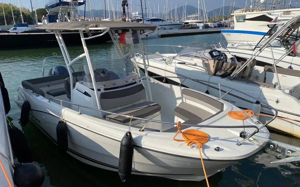 slider 13 Jeanneau Cap Camarat 6.5 CC Serie 3