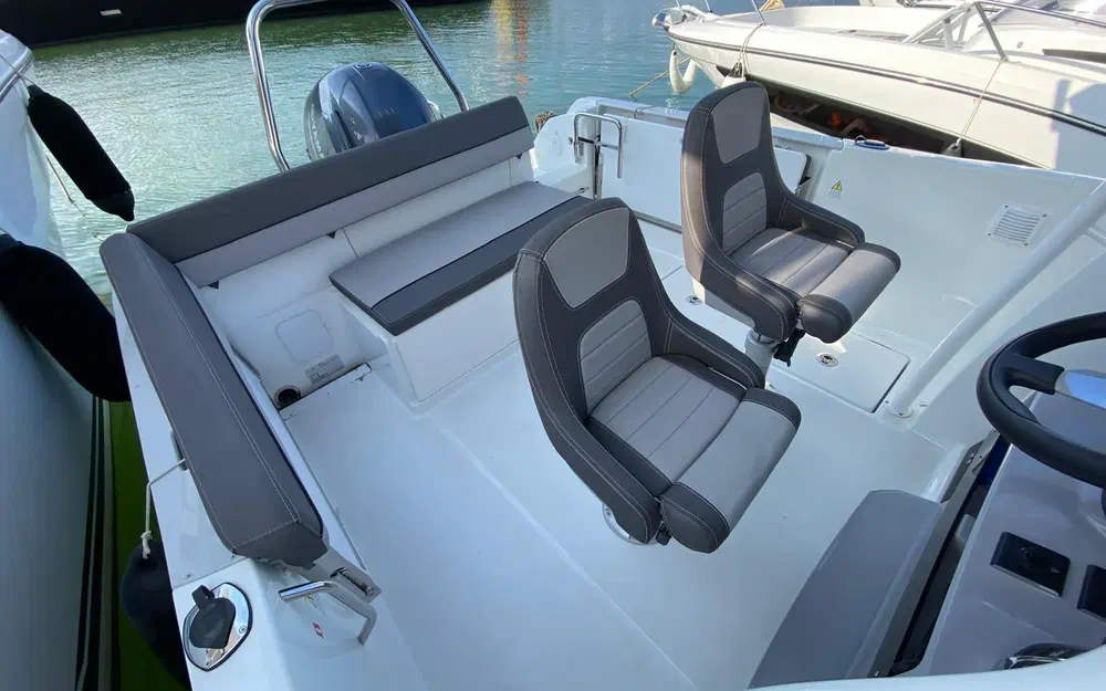 slider 4 Jeanneau Cap Camarat 6.5 CC Serie 3