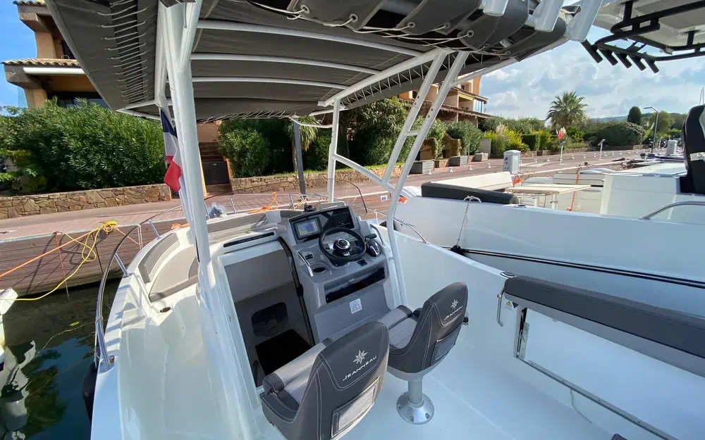 slider 7 Jeanneau Cap Camarat 6.5 CC Serie 3