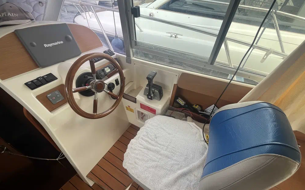 slider 10 Jeanneau Merry Fisher 925