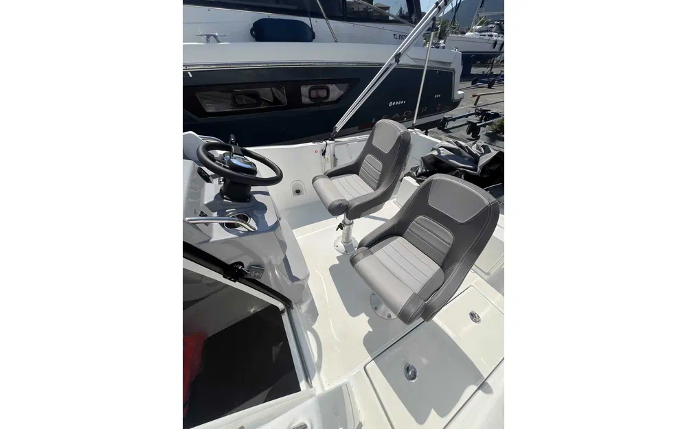 slider 6 Jeanneau Cap Camarat 6.5 CC Serie 3