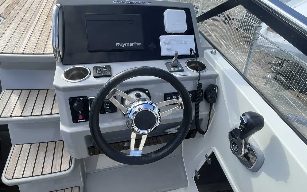 slider 11 Jeanneau Cap Camarat 7.5 DC Serie 2