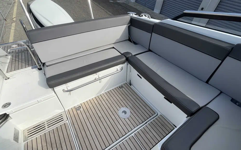 slider 1 Jeanneau Cap Camarat 7.5 DC Serie 2