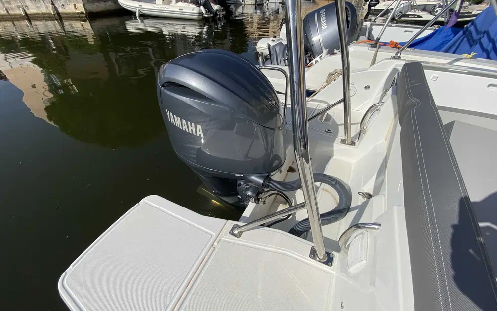 slider 11 Jeanneau Cap Camarat 6.5 CC Serie 3