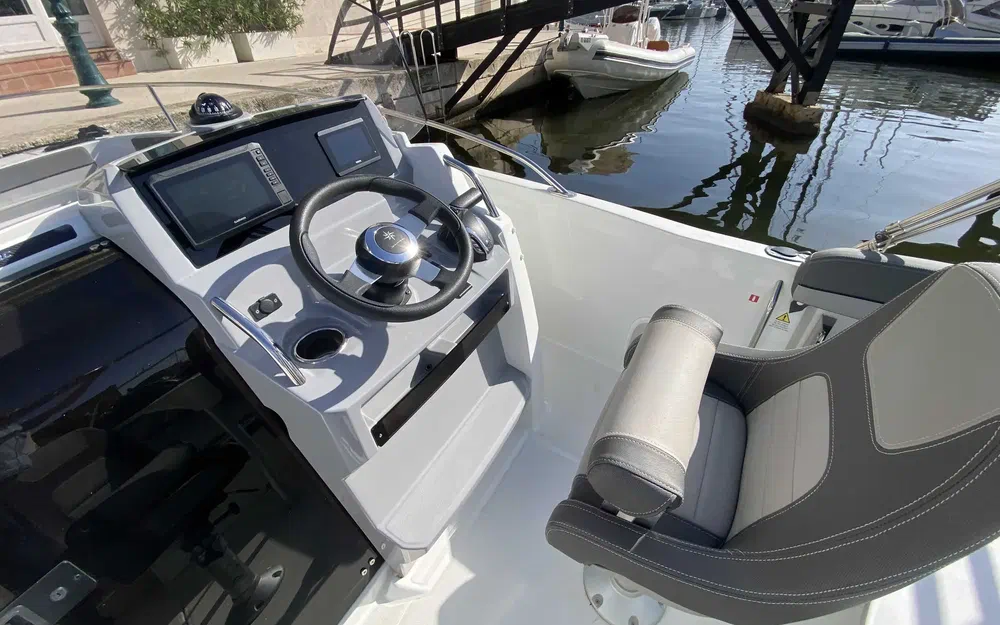 slider 2 Jeanneau Cap Camarat 6.5 CC Serie 3