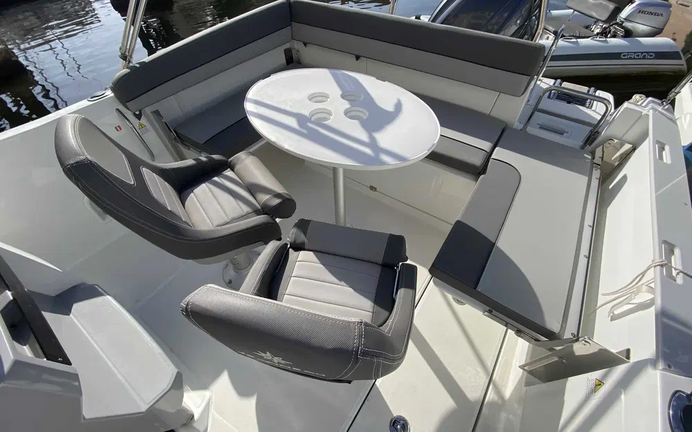 slider 5 Jeanneau Cap Camarat 6.5 CC Serie 3