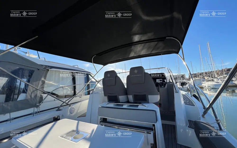 slider 17 Jeanneau Cap Camarat 9.0 WA