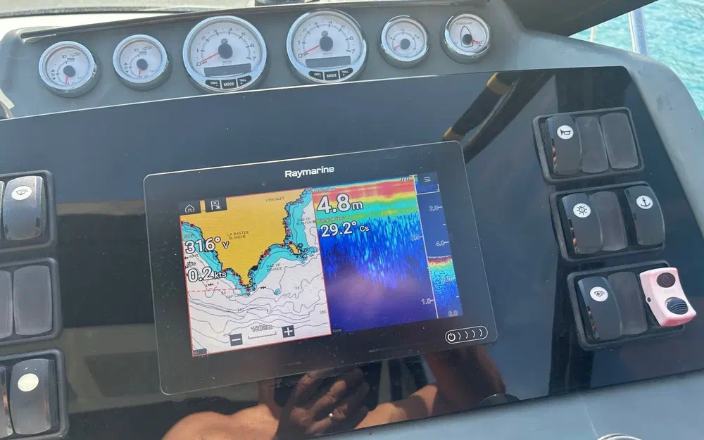 slider 9 Jeanneau Leader 30