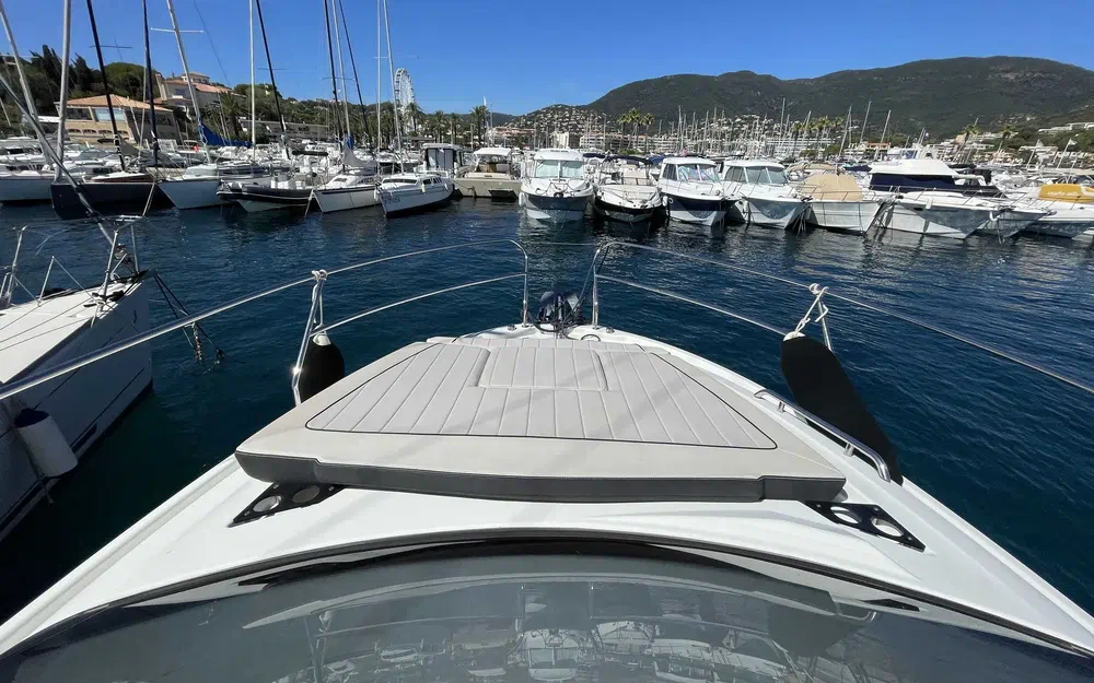 slider 10 Jeanneau Leader 30