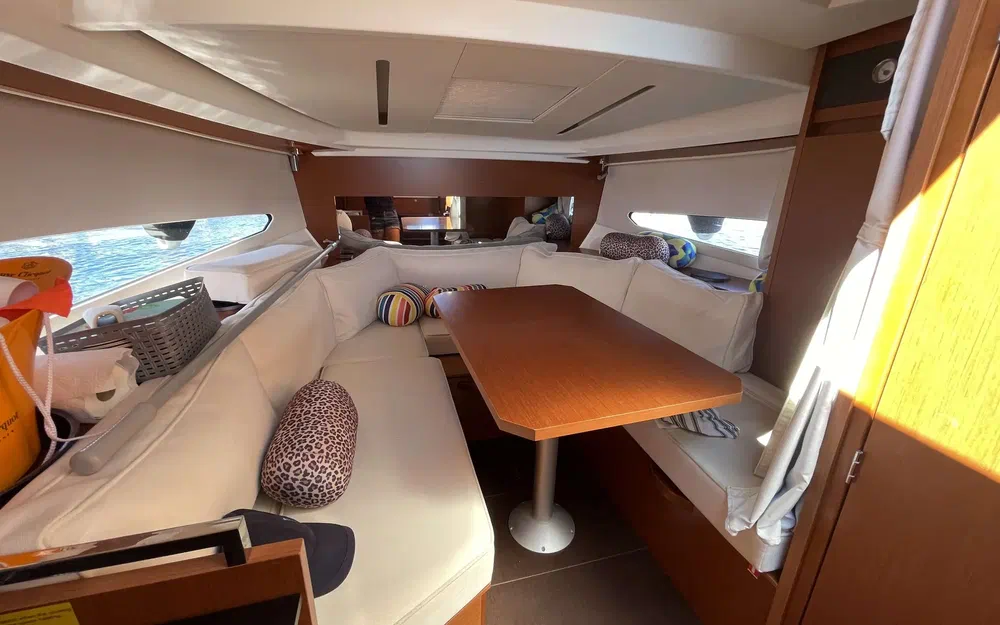 slider 12 Jeanneau Leader 30