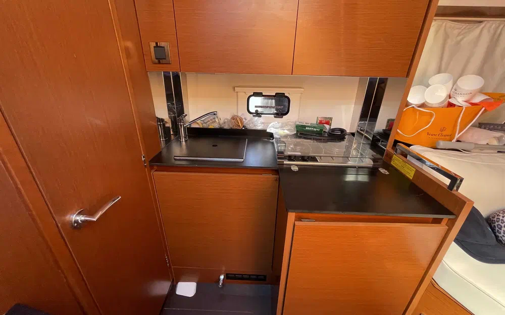 slider 14 Jeanneau Leader 30