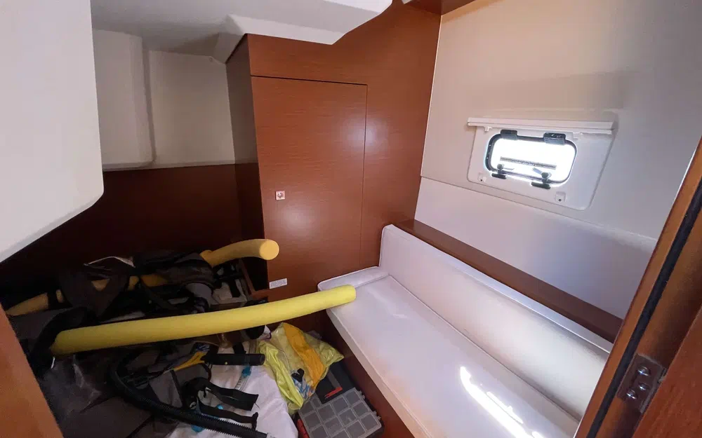 slider 16 Jeanneau Leader 30