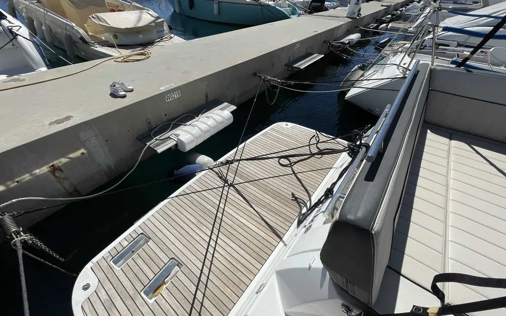 slider 2 Jeanneau Leader 30