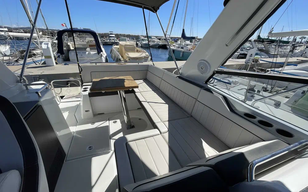 slider 6 Jeanneau Leader 30