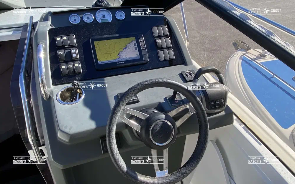 slider 1 Jeanneau Leader 30