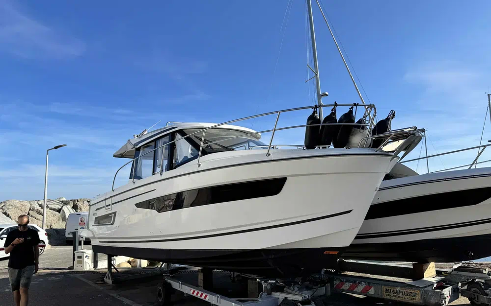 slider 0 Jeanneau Merry Fisher 895