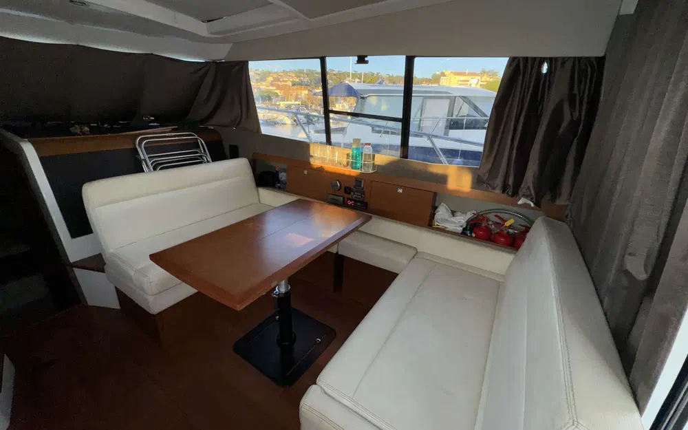 slider 3 Jeanneau NC 11