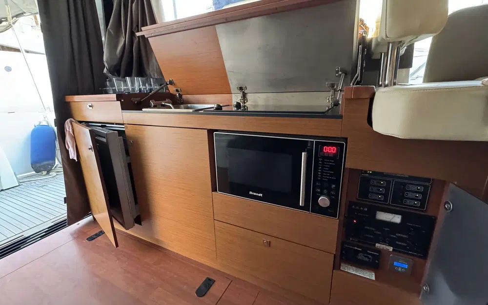 slider 4 Jeanneau NC 11