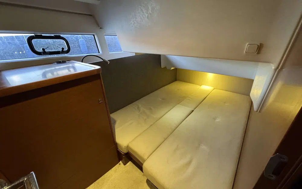 slider 7 Jeanneau NC 11