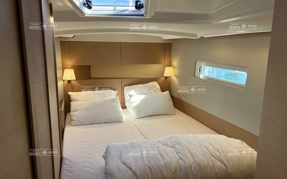 slider 10 Jeanneau Sun Odyssey 410