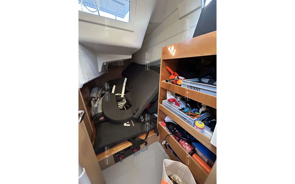 slider 14 Jeanneau Sun Odyssey 410