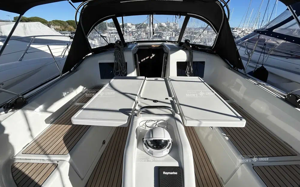 slider 1 Jeanneau Sun Odyssey 410