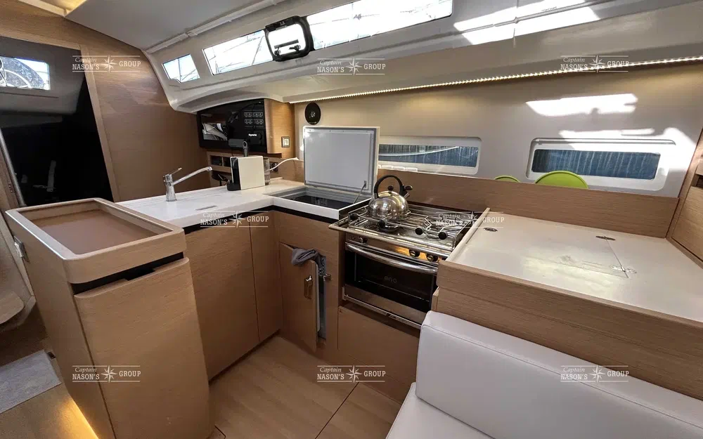 slider 5 Jeanneau Sun Odyssey 410