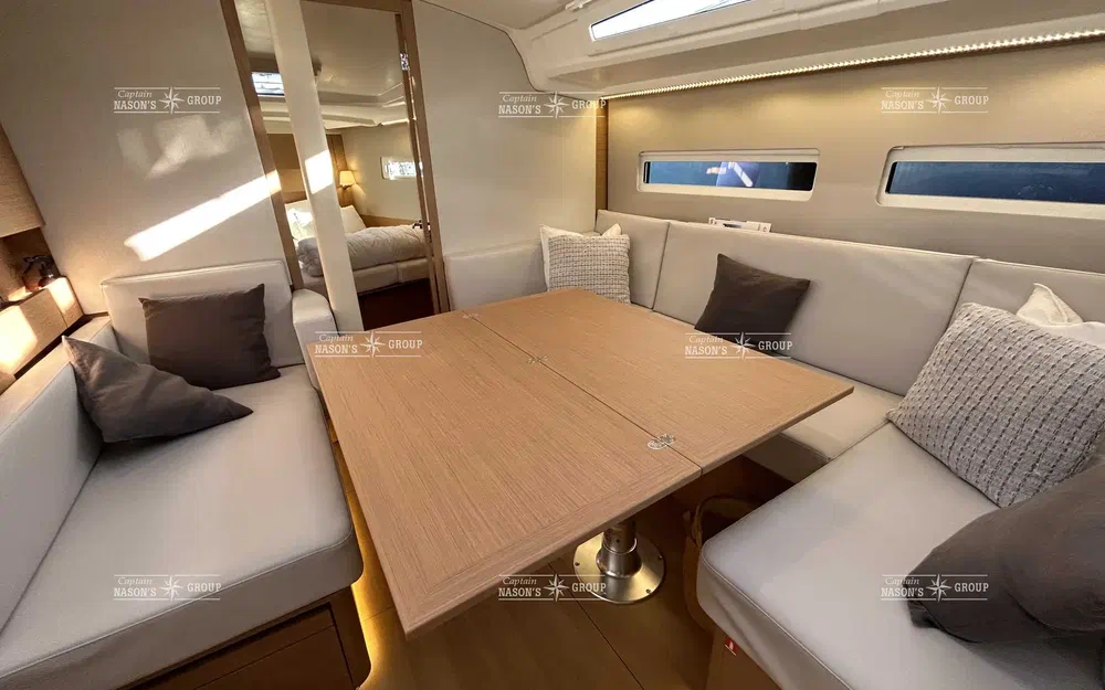 slider 7 Jeanneau Sun Odyssey 410